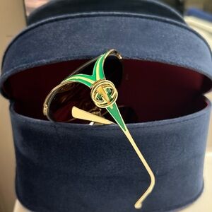 Gucci
63mm Gradient Oversize
Open Temple Round
Sunglasses